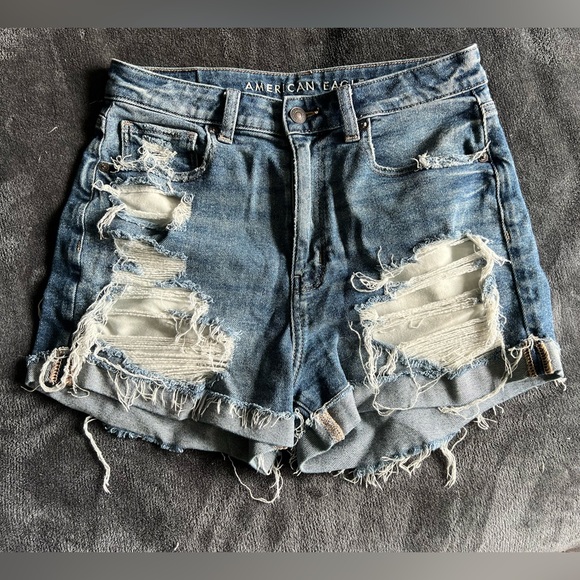 American Eagle ‘Stretch’ high waisted women shorts, size 6 US - Picture 1 of 3
